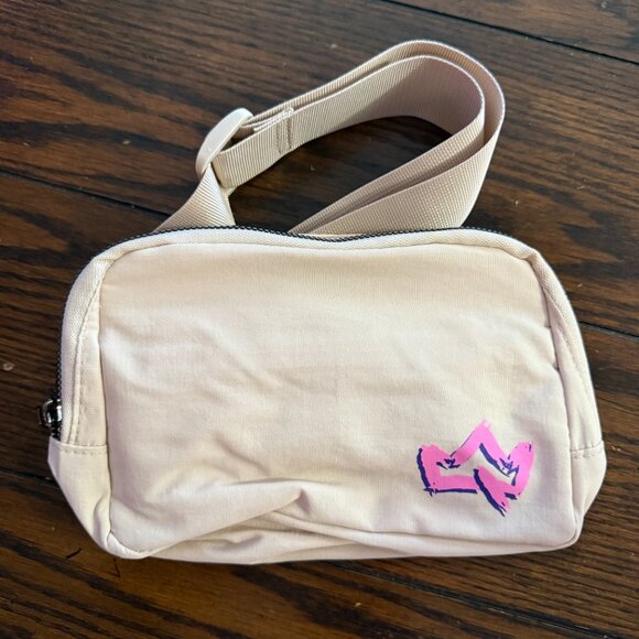 Women's NWT Primal Queen Fanny Pack Khaki with Pink Logo - Picture 4 of 6